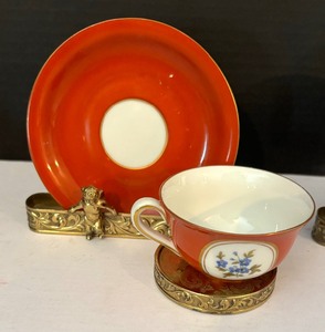 lot 200 image: German Teacups, Saucers and 2 Stands