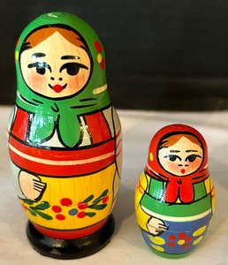 lot 204 image: Five Piece Nesting Doll Set