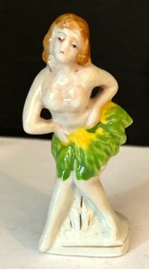lot 209 image: Lovely Lady Vintage Figurines