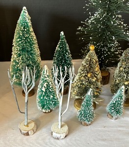 lot 221 image: Holiday Village Trees