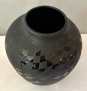 lot 235 image: Brilliant Black Vase