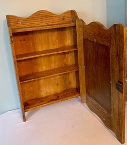 lot 123 image: Vintage Medicine Cabinet With Mirror