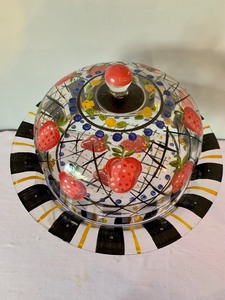 lot 125 image: Beautiful Painted Cake Platter with Lid