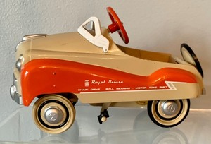 lot 132 image: Four Collectible Miniature Car Figurines