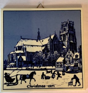 lot 254 image: Decorative Wall Tiles, Christmas 1971 and Two Hand Painted Angels