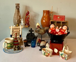 lot 277 image: Fabulous Fall Festive Decor, Scarecrow Family, Pumpkins, Gourds, Dried Corn and More