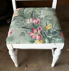 lot 307 image: White Painted Vintage Chair with Lovely Floral Seat