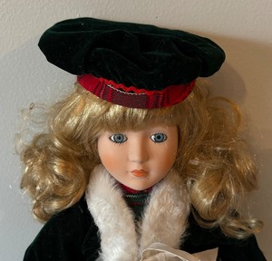 lot 321 image: Elegant Doll