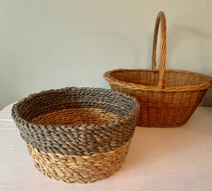 lot 362 image: Baskets Galore 7 Wicker and Weaved Baskets