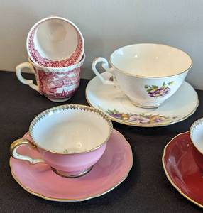 lot 153 image: Pretty Porcelain Teacups and Demitasse Cups