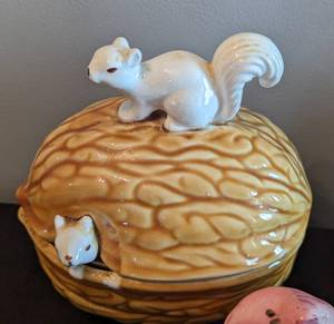 lot 156 image: Vintage Ceramic Animal Figurines