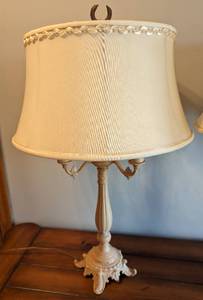 lot 330 image: Pair of Vintage Painted White Table Lamps