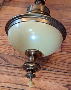lot 339 image: Vintage Hanging Glass Light Fixture