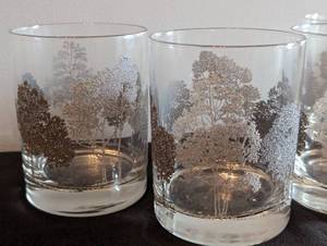 lot 341 image: Vintage Frosted Trees Old Fashion Glass Set