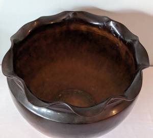 lot 349 image: Vintage Weller Two Tone Ceramic Planter