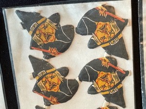 lot 14 image: Vintage Halloween Paper Witch Head Die Cuts