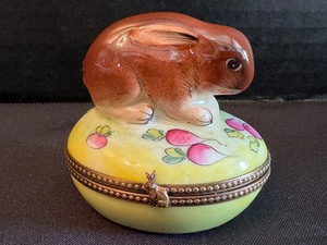 lot 27 image: Limoges Rabbit Trinket Box