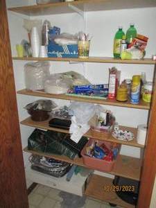 Content of kitchenette pantry inclu...