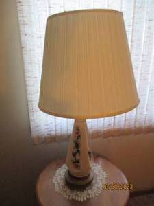 Vintage ceramic milky tone lamp wit...