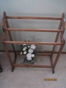 Sturdy Wood quilt rack and faux flo...