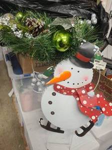 Large wreath and snowman outdoor display