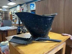 lot 3 image: Ash Pale & Shovel
