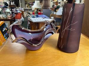 lot 14 image: Colored Glass