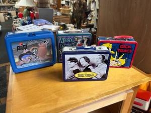 lot 30 image: Lunchboxes