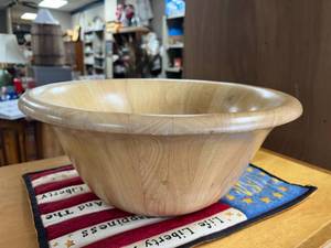 lot 35 image: Large Rubberwood Bowl