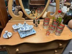 lot 47 image: Glassware & Serving Items