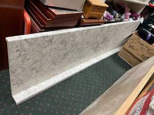 lot 55 image: 8 Long Countertop