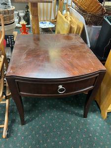 lot 59 image: End Table