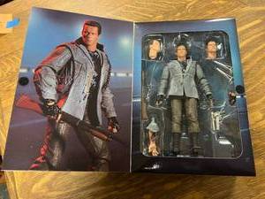 lot 81 image: NIB Terminator Figurine