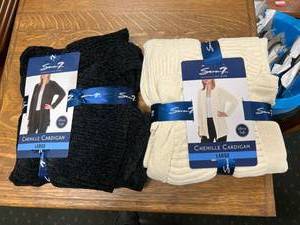 lot 100 image: 2 New Chenille Cardigan - Large