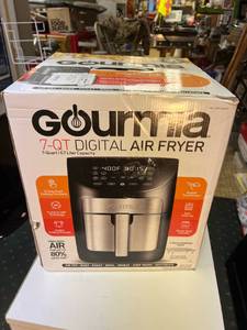 lot 113 image: 7 QT Digital Air Fryer