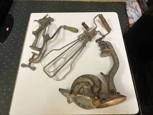 lot 118 image: Vintage Kitchen Tools