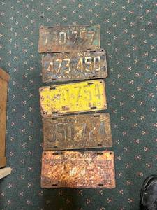lot 128 image: Vintage License Plates