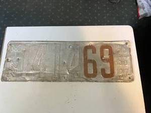 lot 129 image: 1915, 1916 & 1917 MN License Plate