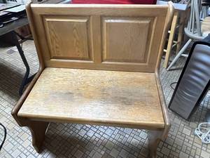 lot 156 image: 32 Bench with Storage