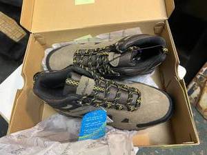lot 157 image: NIB Eddie Bauer Size 10 Mens Hiking Boots
