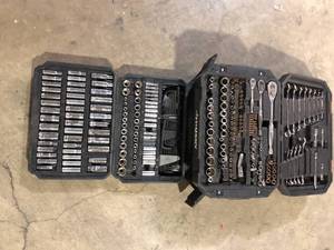 Husky Mechanics Tool Set (290-Piece)  Customer Returns See Pictures