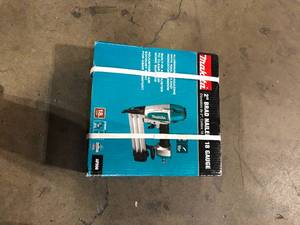 Makita Pneumatic 18-Gauge 2 in. Brad Nailer  Customer Returns See Pictures