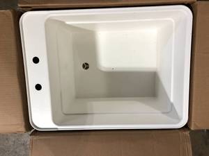 MUSTEE 18 in. x 24 in. Plastic Utilatub Single Laundry Tub in White  Customer Returns See Pictures