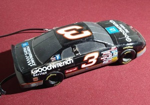 lot 36 image: Dale Earnhardt Phone