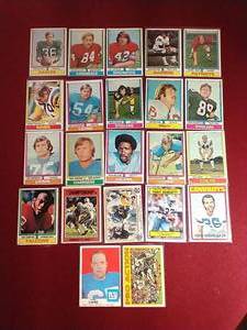 lot 120 image: (22) Vintage NFL Cards