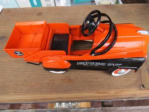 lot 46 image: 1955 Dump Truck Pedal Car By Hallmark