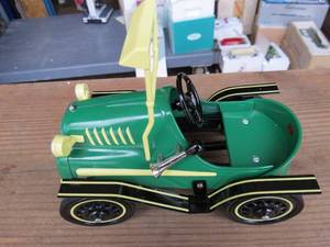 lot 50 image: Kiddie Car Classics 1964 Garton Tin Lizzie Pedal Car by Hallmark