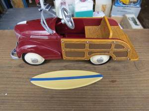 lot 51 image: Kiddie Car Classics 1939 Ford Station Wagon Pedal Car by Hallmark