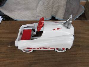 lot 54 image: Kiddie Car Classics 1993 Murray Fire Chief Pedal Car by Hallmark
