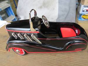lot 55 image: Kiddie Car Classics 1937 Steelcraft Auburn Pedal Car by Hallmark